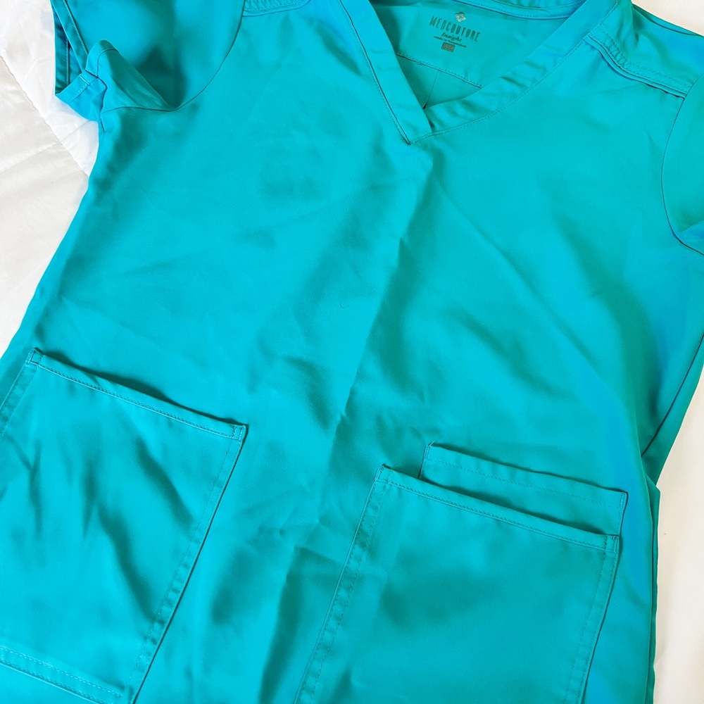 Med Couture Insight scrubs